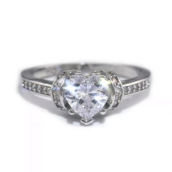 NEW 925 Heart Ring Size 8 - Picture 4 of 6